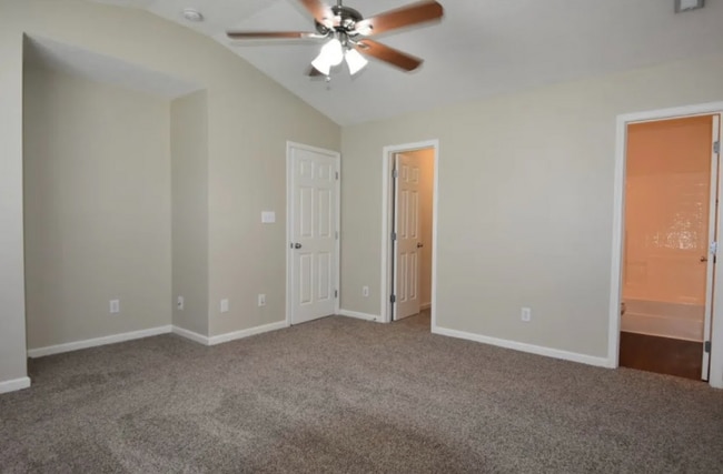 Building Photo - 305 Cline Falls Dr