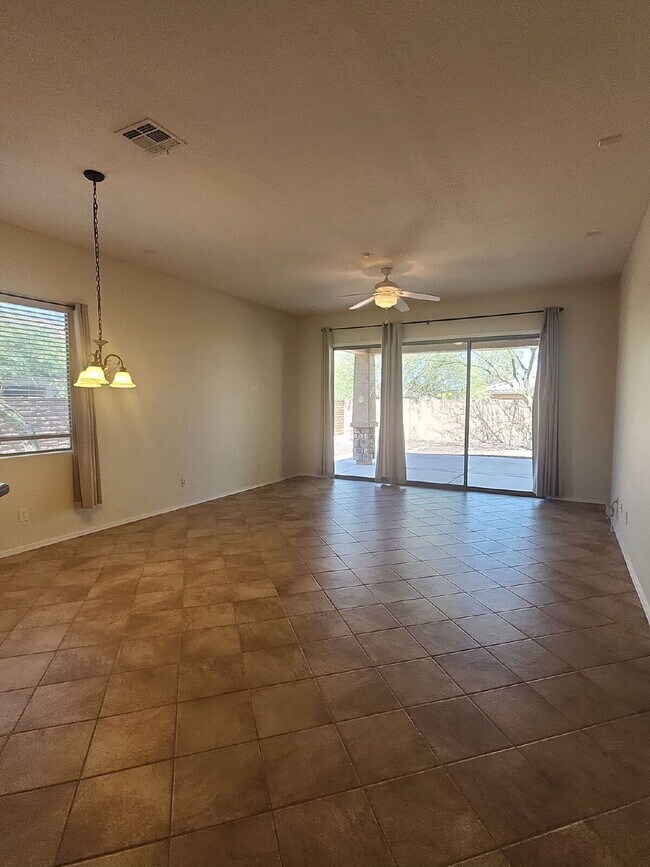 Building Photo - "Charming 3-Bed with 2 Full Baths and 2,162 Sq Ft of Comfort in Vistancia Village Peoria, AZ!"