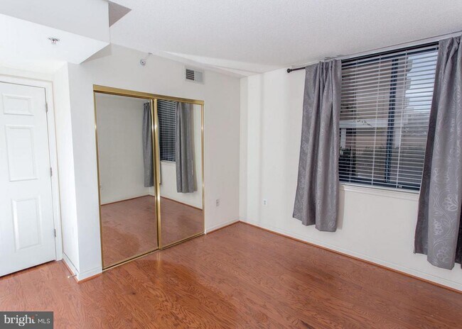 Building Photo - 3835 9th St N