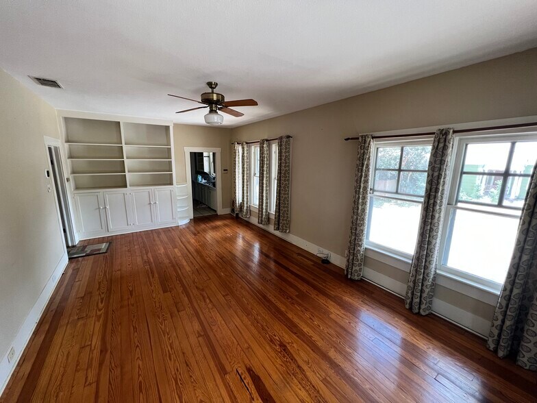 Living/Dining - 126 Abiso Ave