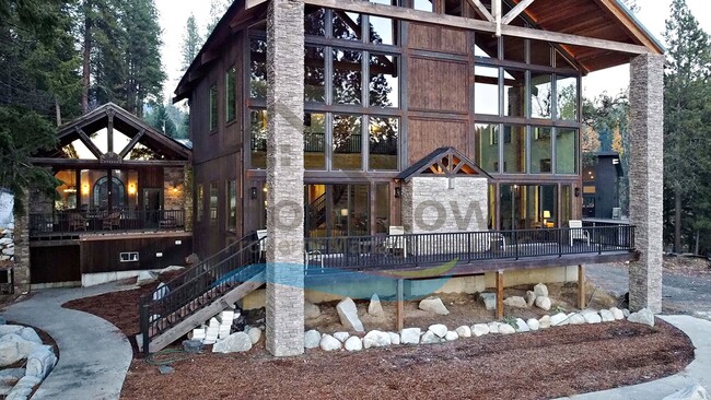 Building Photo - Stunning Luxury Hayden Lake Lodge with 5 B...