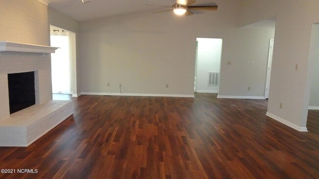 Building Photo - 1410 Monticello Dr