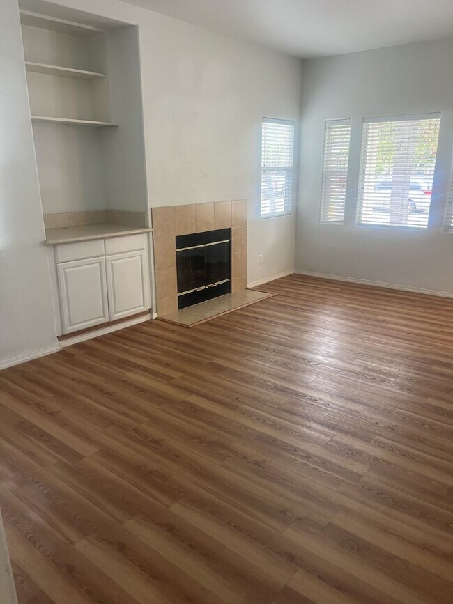 Building Photo - Charming 5 Bedroom house in Rancho Obispo Community