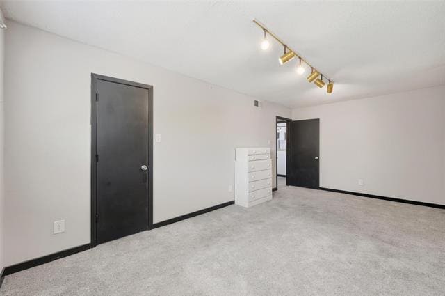 Building Photo - 7031 Holly Hill Dr