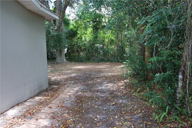 Building Photo - 13 S Washington St