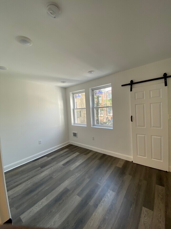 Building Photo - 2512 S Robinson St