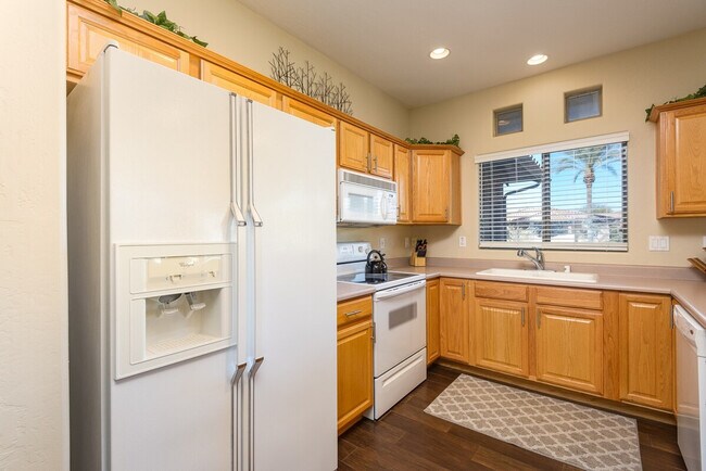 Building Photo - 9220 E Raintree Dr