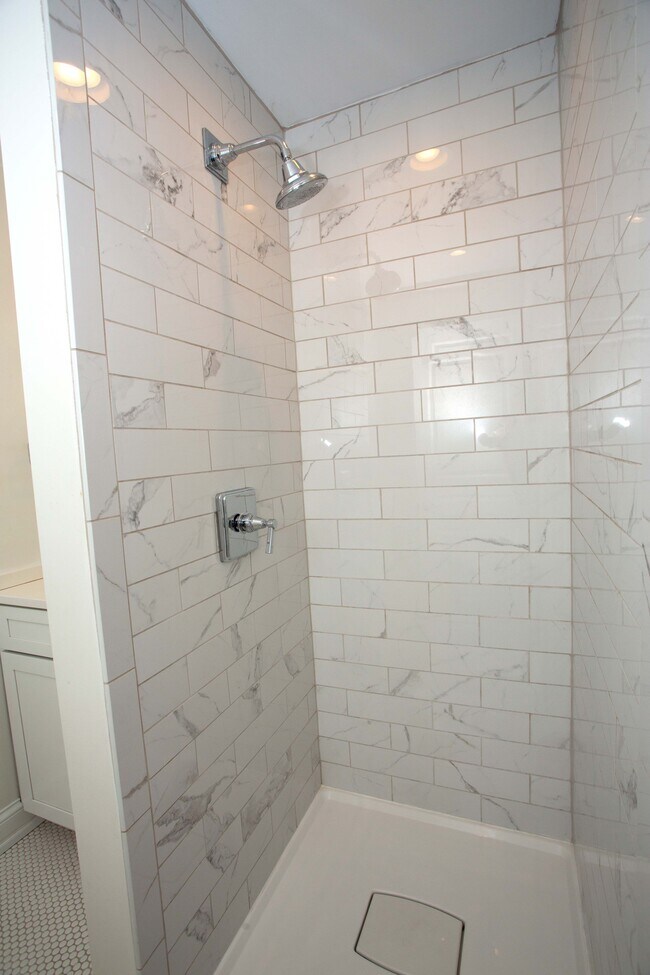 Building Photo - 65 S 5th St