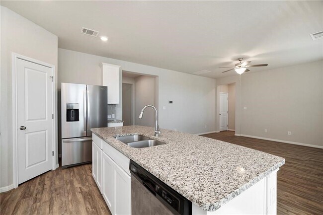 Building Photo - 19004 Elk Horn Dr