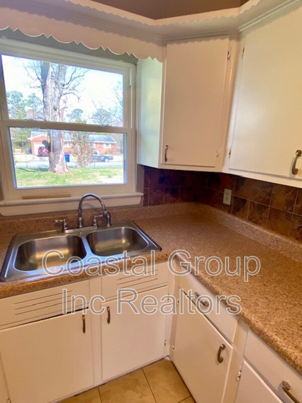 Building Photo - 3612 Terry Dr