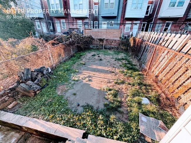 Building Photo - 89 Montana St