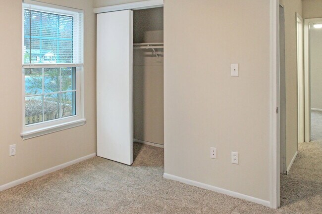 Building Photo - 104 Jennifer Dr