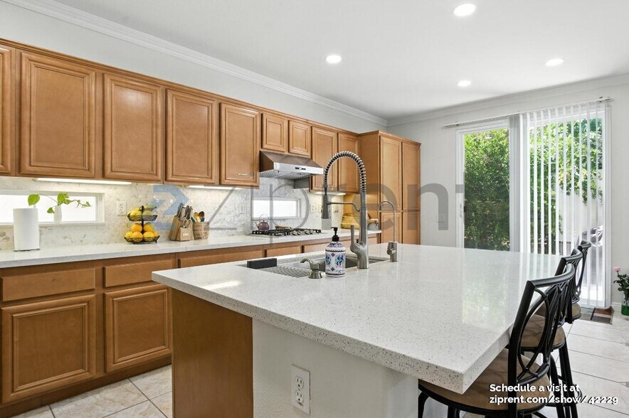 Building Photo - 7956 Barnstormer Ct