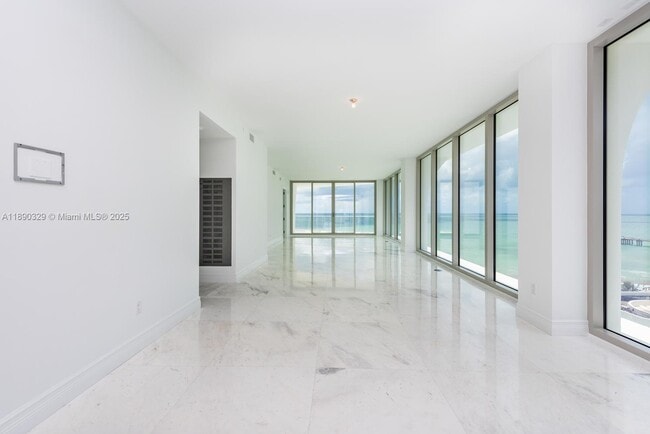 Building Photo - 16901 Collins Ave
