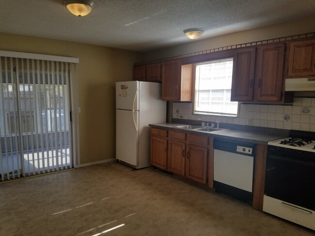 Building Photo - 2-Bedroom, 1-Bathroom Home in Winter Haven