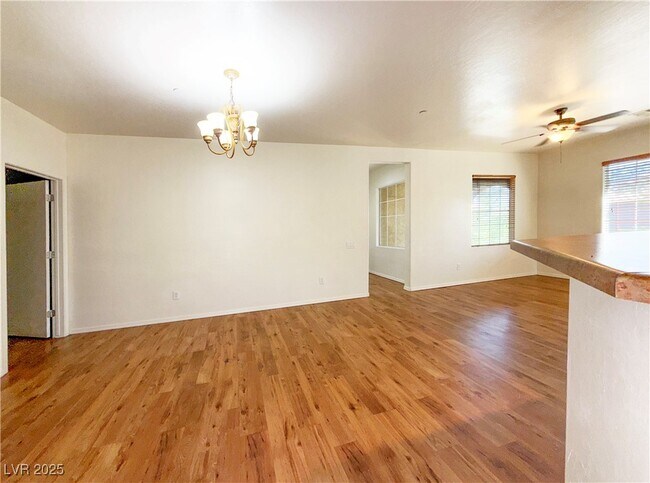 Building Photo - 6868 Sky Pointe Dr