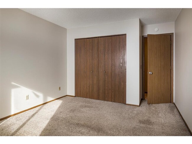 Building Photo - 64 E 13th St