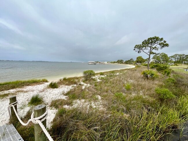 Building Photo - 220 Wynnehaven Beach Rd