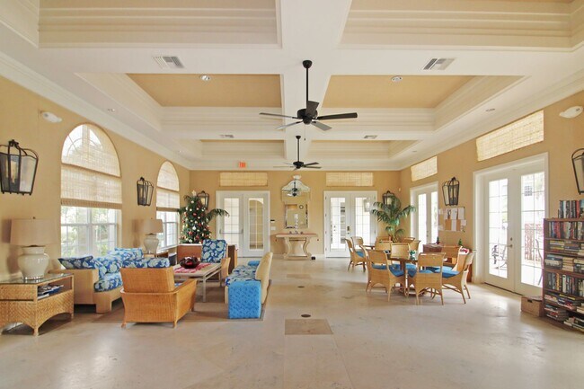 Building Photo - Triano Seasonal Condo for Rent