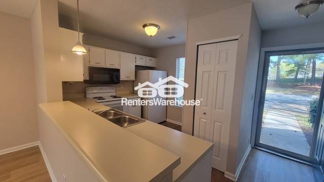 Building Photo - 101 Sussex Ave