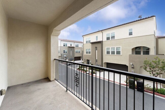 Building Photo - 2434s Tapestry Wy