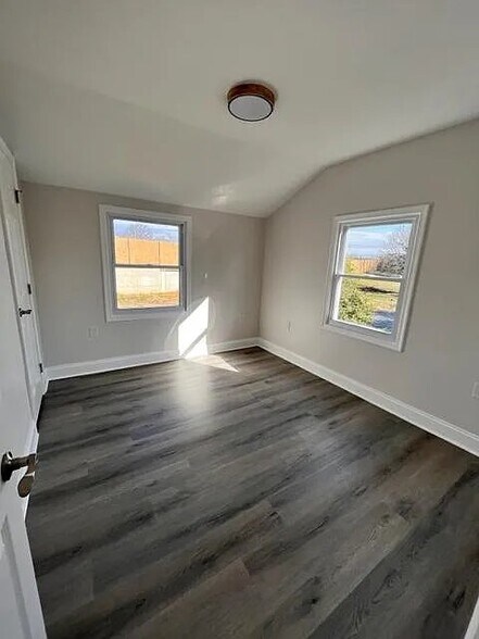 Building Photo - 1209 Greystone Rd