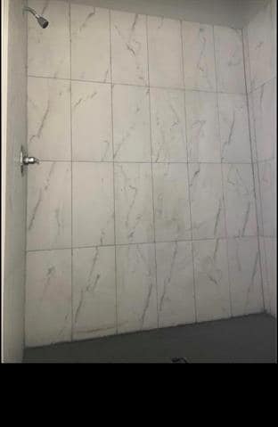 Building Photo - 9 Bowling Ln