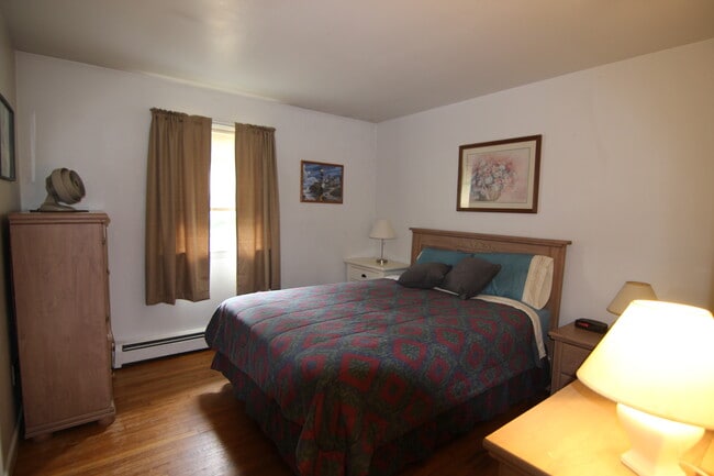 Building Photo - 216 E Grand Ave