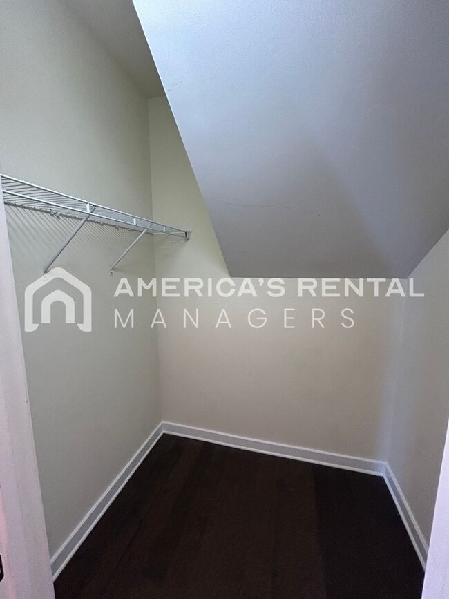 Building Photo - DEPOSIT PENDING! Home in Hoover!!! View with 48 Hours Notice!