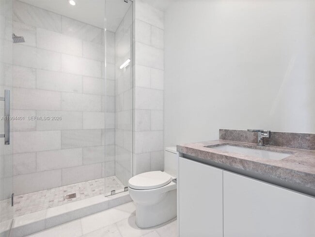 Building Photo - 175 25