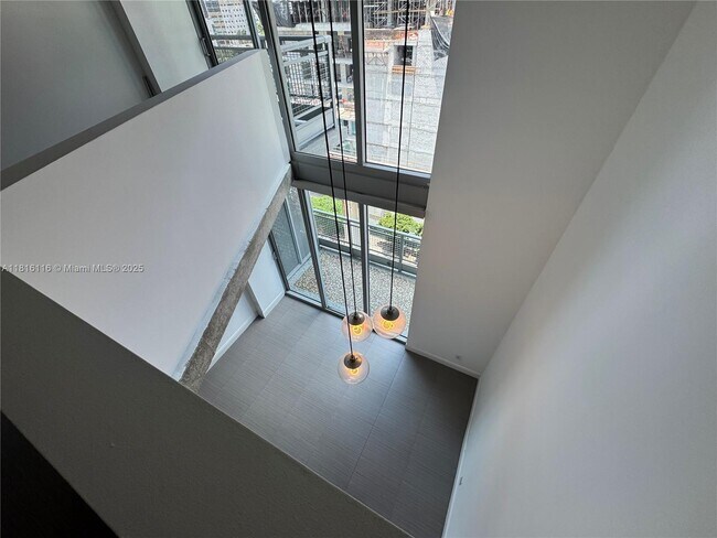 Building Photo - 690 SW 1st Ct