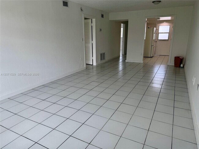 Building Photo - 251 Galen Dr