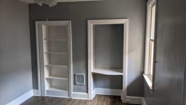 Building Photo - Charming Studio in heart of Midtown Harris...