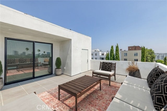 Building Photo - 4827 Oakwood Ave