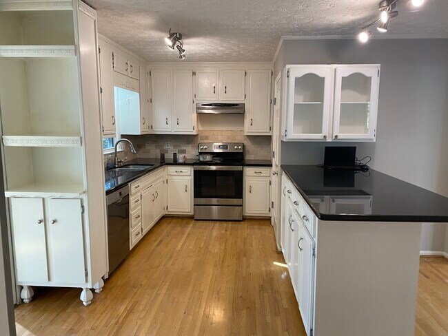 Building Photo - 3655 Liberty Ln