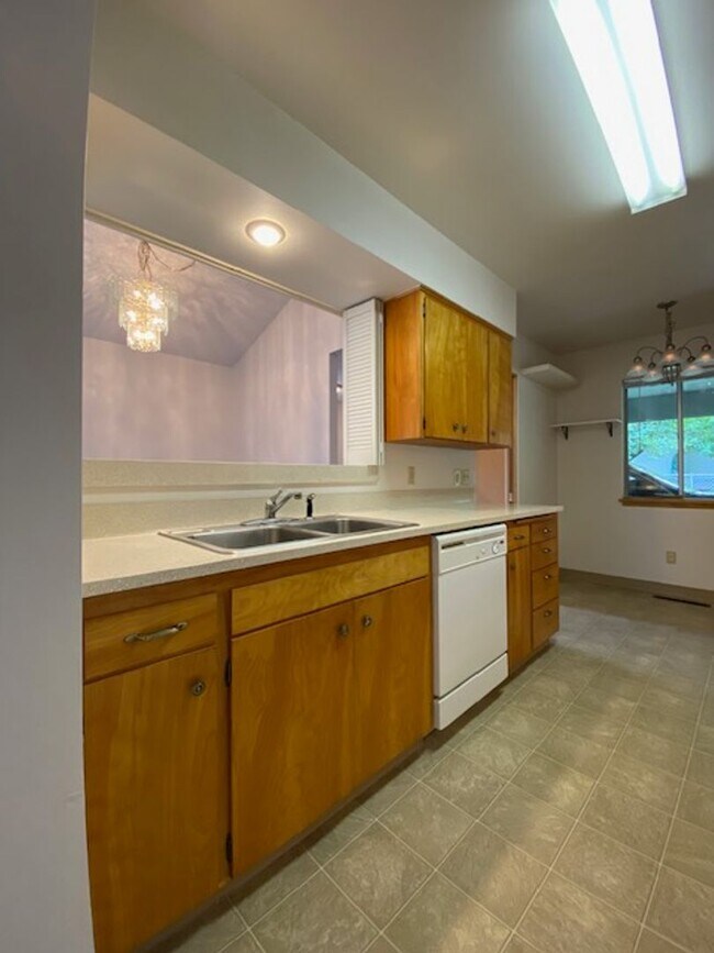 Building Photo - 1151
