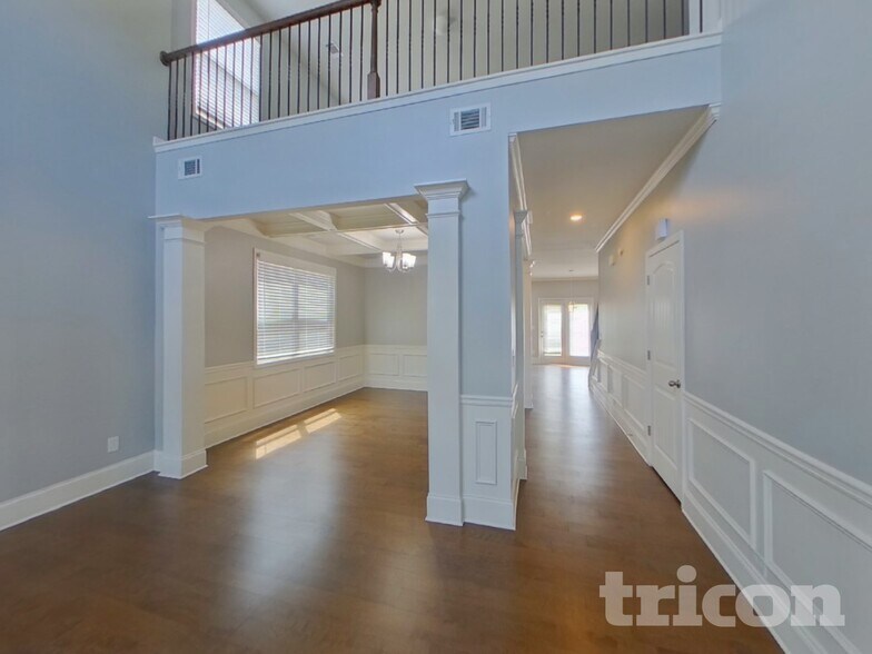 Building Photo - 7064 Demeter Dr