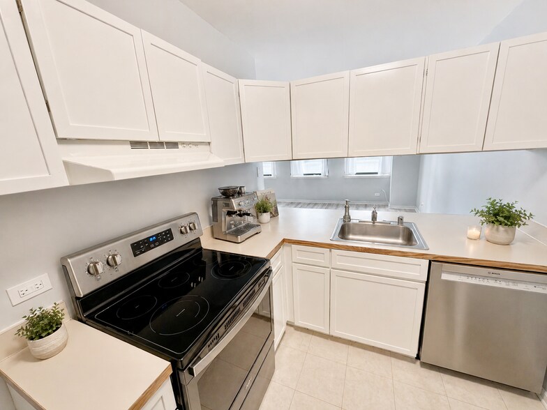 Building Photo - 780 S Federal St