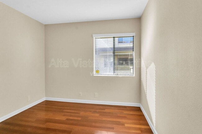 Building Photo - 3211 Caminito Eastbluff