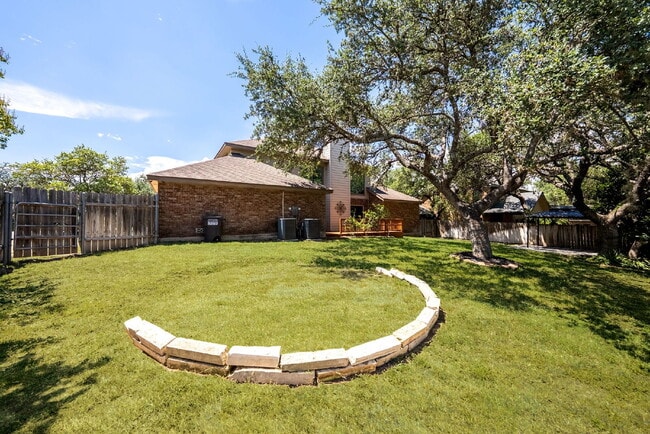 Building Photo - This is the one that checks all the boxes.