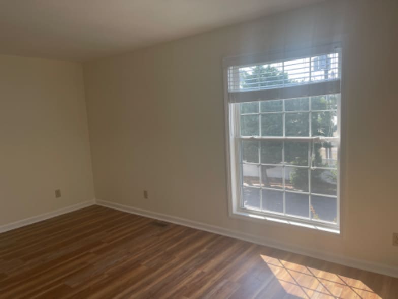 Building Photo - 6921 Porcher Dr