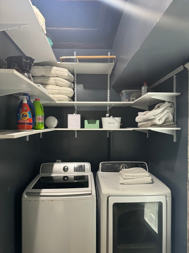 Building Photo - 5006 Hardy St