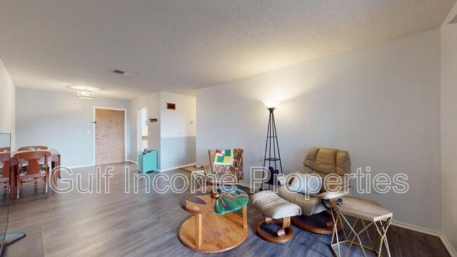 Building Photo - 5503 Fountain Lake Cir