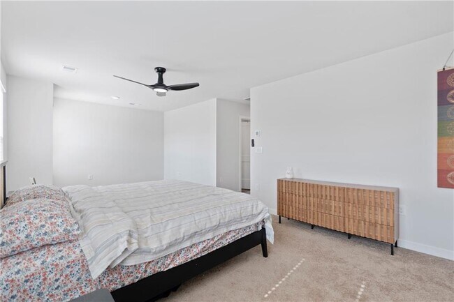 Building Photo - 3540 Station Dr