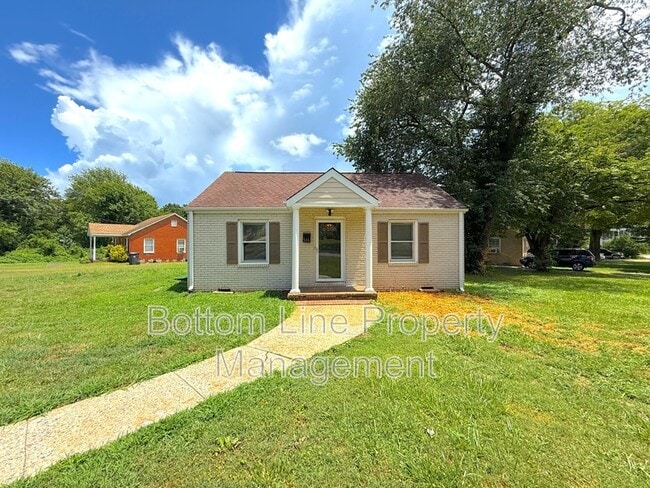 Building Photo - 516 Concordia Ave
