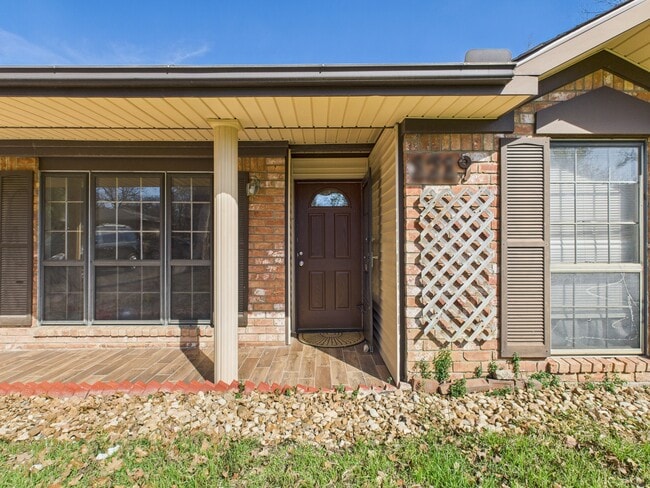 Building Photo - 1219 Neal Pickett Dr