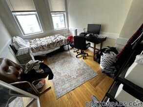 Building Photo - 161 Endicott St
