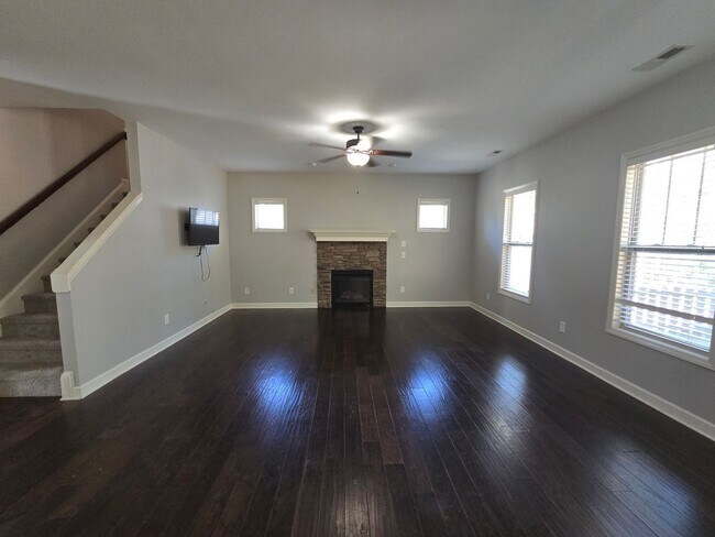 Building Photo - Spacious Home in Carolina Lakes Near the Pool, Clubhouse & Fitness Trail!