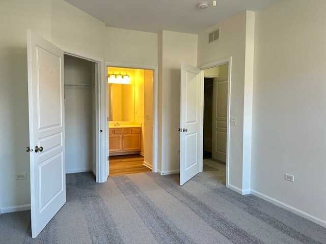 Building Photo - 2220 Aurora Dr