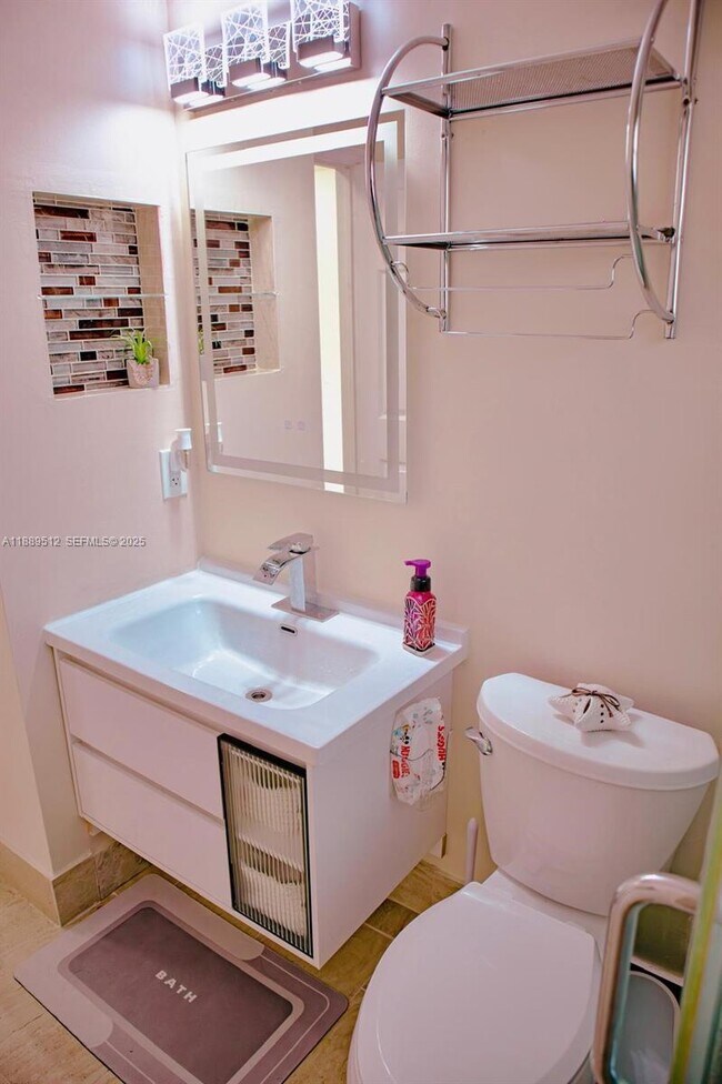 Building Photo - 15022 SW 143rd Terrace